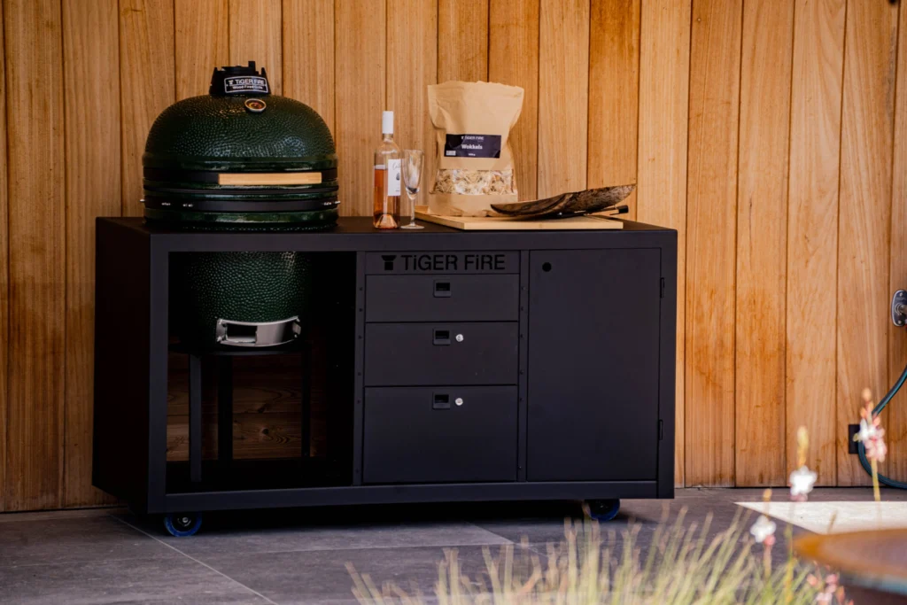 Die Kamado bieten eine präzise Temperaturkontrolle, die es Ihnen ermöglicht, jedes Gericht perfekt zuzubereiten. OFFICIAL STORE | Webshop | Webshop | Webshop | Barbecue Webshop | Barbecue KAUFEN | EINEN Barbecue KAUFEN | Barbecue KAUFEN | Barbecue KAUFEN | Barbecue KAUFEN | Barbecue KAUFEN | Barbecue KAUFEN | Barbecue KAUFEN